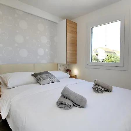 Lovely In With Kitchen Murter