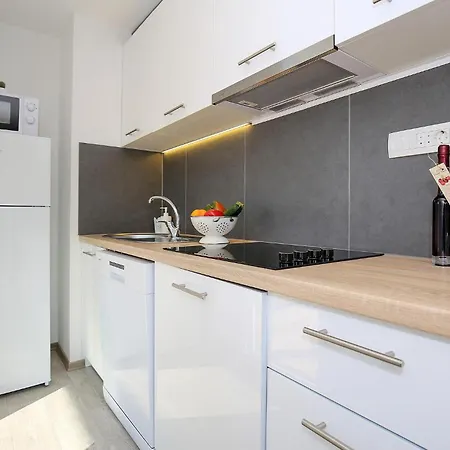 펜션 Lovely In With Kitchen