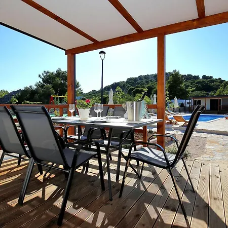 펜션 Lovely In With Kitchen