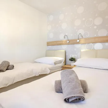 Lovely In With Kitchen *