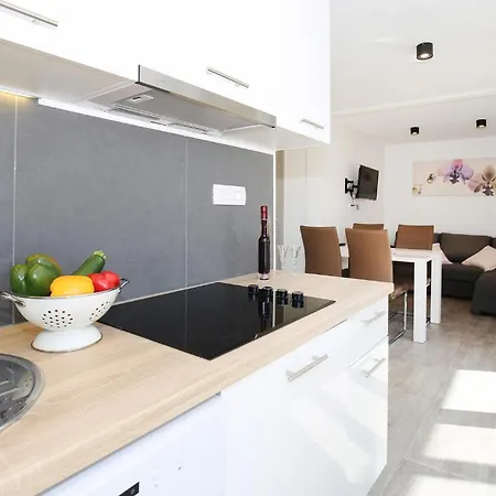 Σπίτι διακοπών Lovely In With Kitchen Μούρτερ