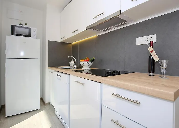 Vakantiehuis Lovely In With Kitchen