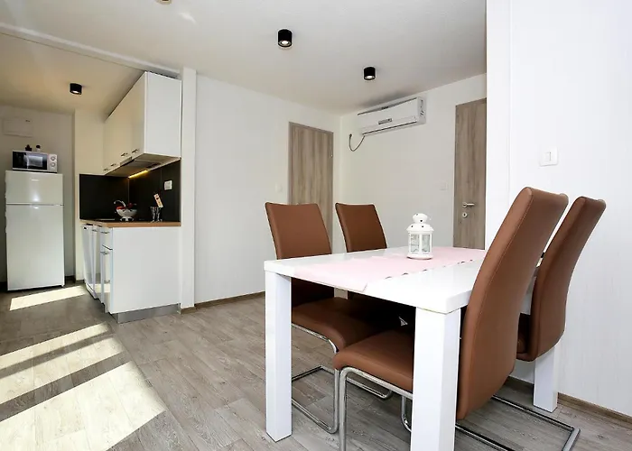 Lovely In With Kitchen